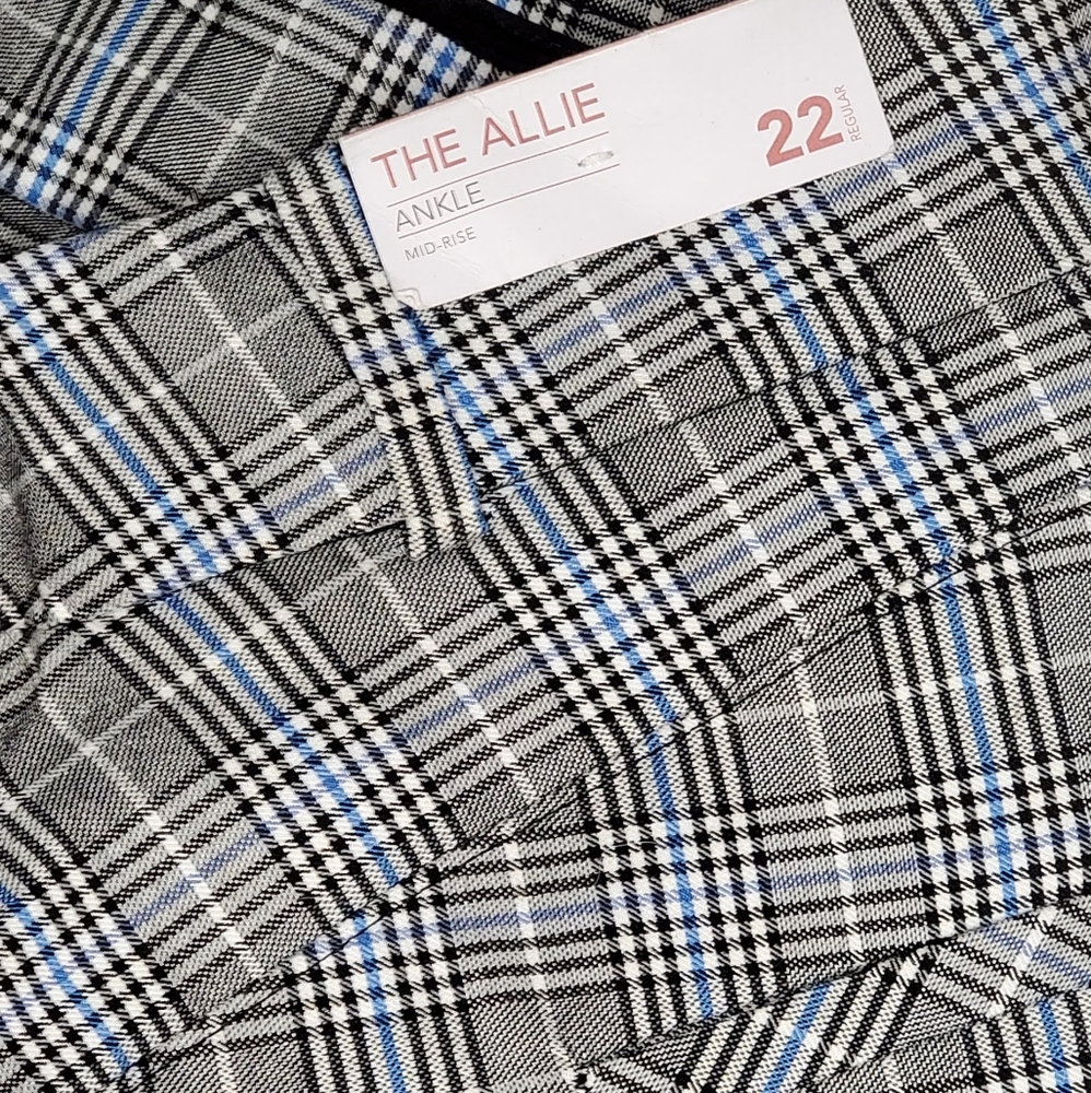 NWT "The Allie" Mid Rise Ankle Pants